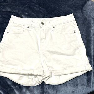 White Old Navy shorts